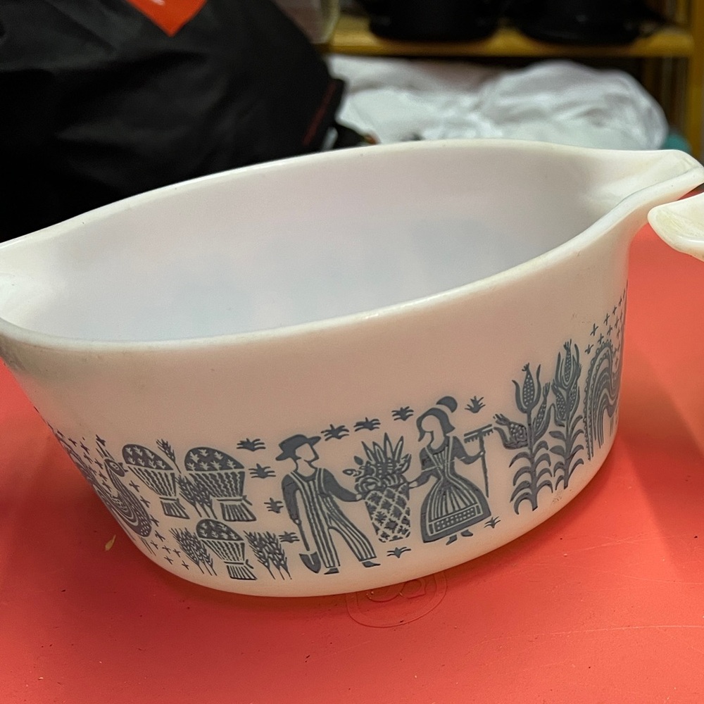 Pyrex Amish Butterprint bowl